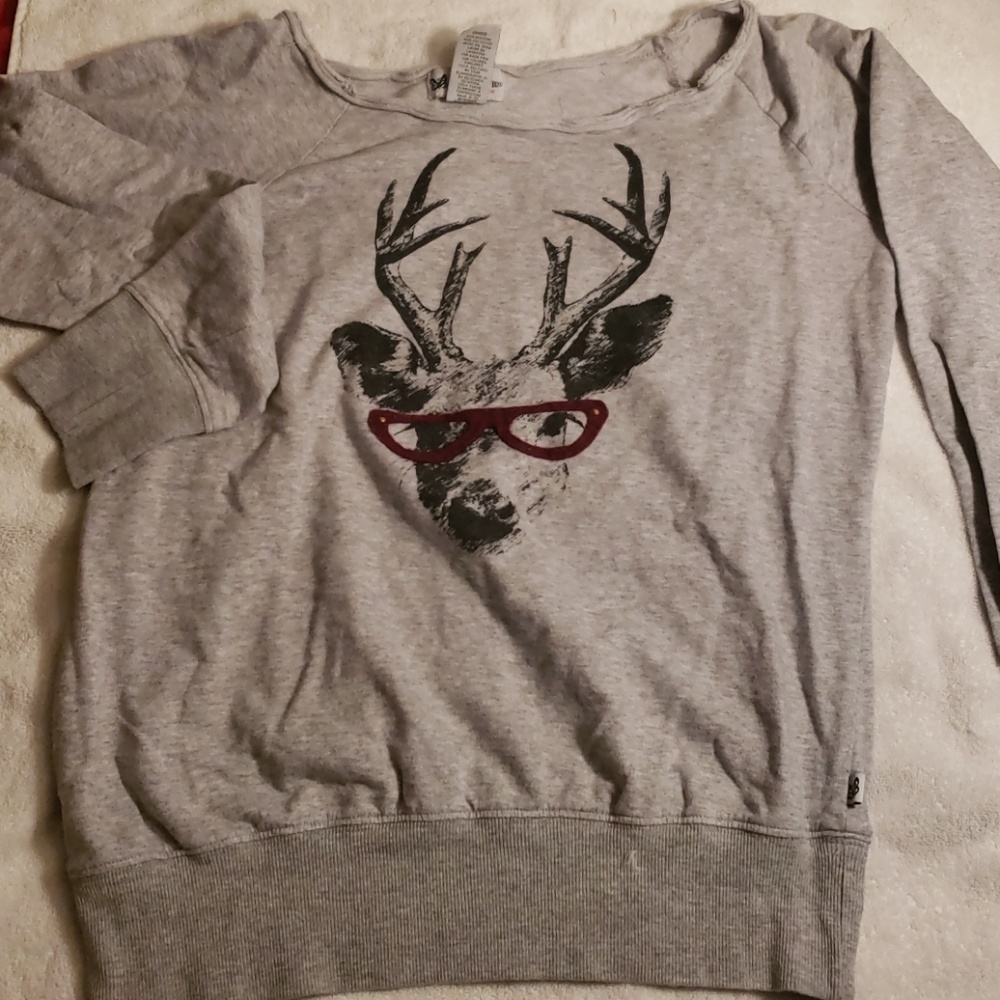 Crewneck sweatshirt.